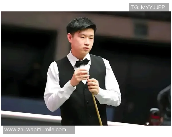 排面!赵心童拜访曼城受热捧 5万人前秀世锦赛奖杯 获赠147号球衣 排面!赵心童拜访曼城受热捧 5万人前秀世锦赛奖杯 获赠147号球衣